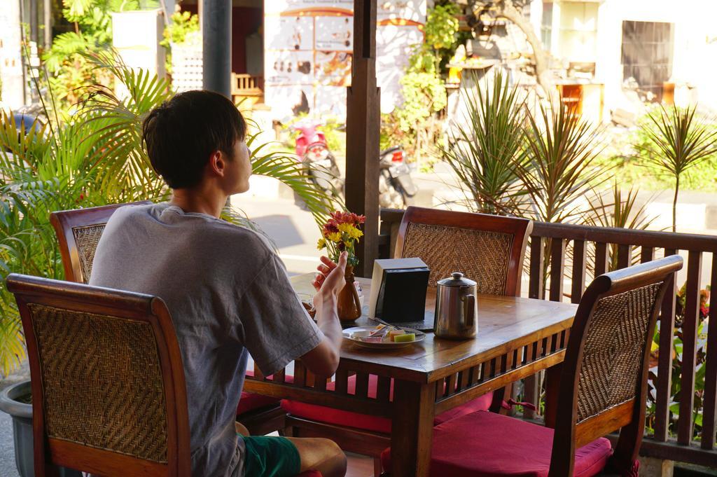 Yulia 2 Homestay Sanur Eksteriør billede