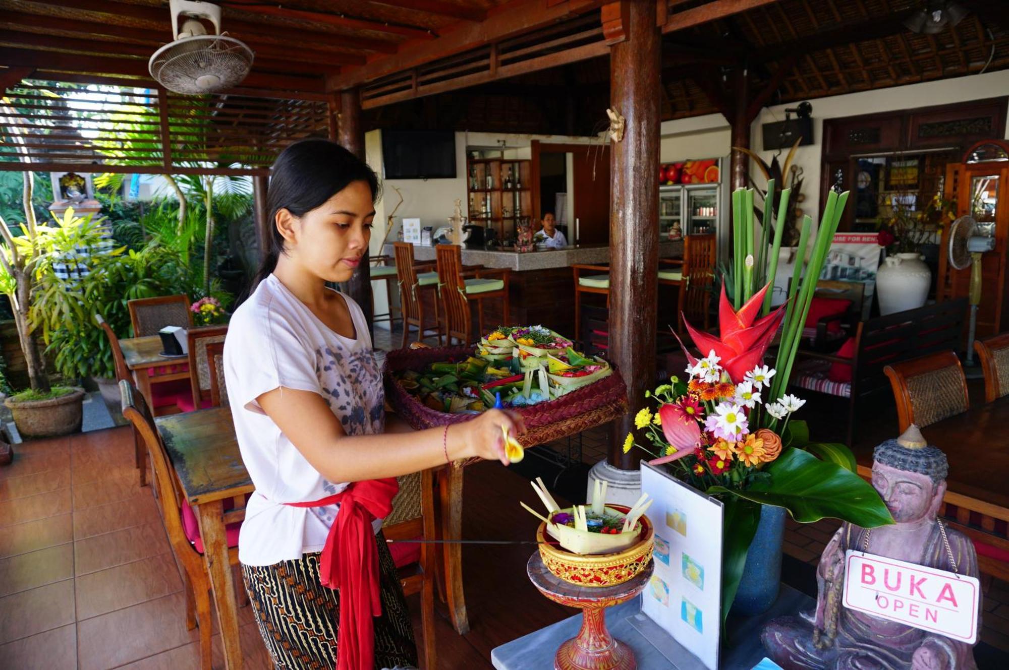 Yulia 2 Homestay Sanur Eksteriør billede