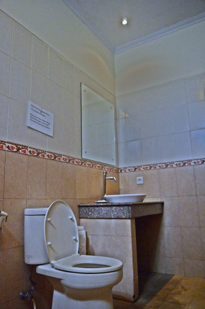 Yulia 2 Homestay Sanur Eksteriør billede